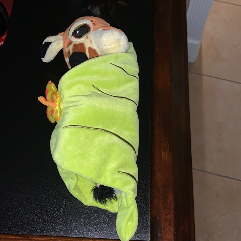 stuffed giraffe